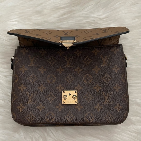 💋Louis Vuitton Pochette Métis Reverse - Picture 9 of 16